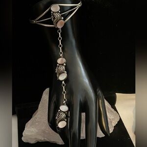 Vintage Native American Sterling Silver Mother of Pearl Slave Bracelet ring sz 7